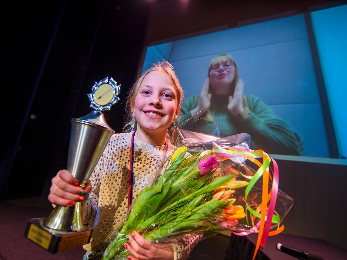 Pozie: Nieuwe  junior stadsdichter Enschede : Benthe Blaak